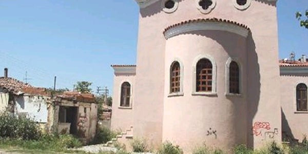 Ανακαίνισαν ιστορική εκκλησία και μετα την εγκατέλειψαν στους… ναρκομανείς